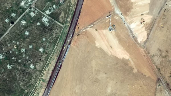Maxar Satellite Image Shows Wall Construction Near Rafah Border