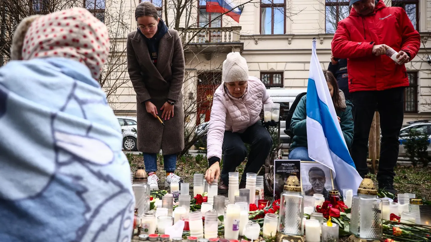 Navalny Mourning: 400+ Detained