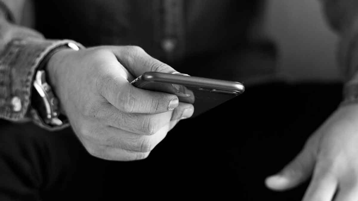 Text Messages, Contracts