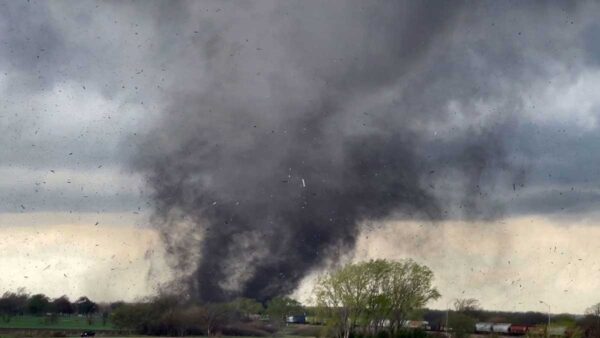 thunderstorms spawned tornadoes in Nebraska