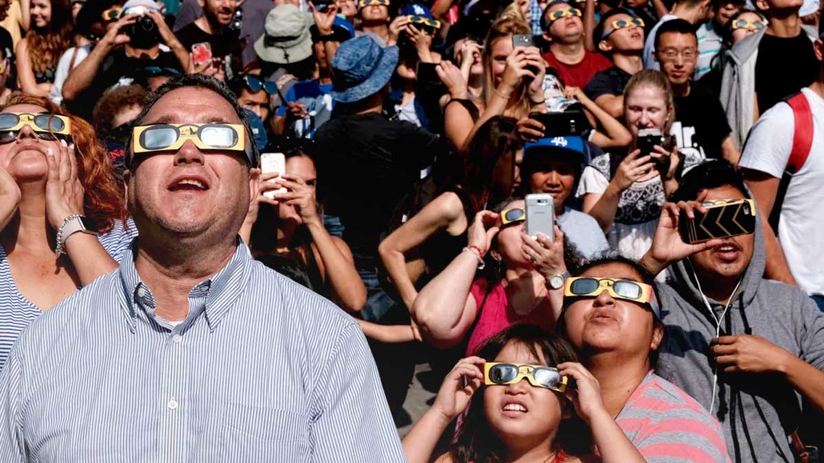 Johnson Space Center Eclipse Viewing