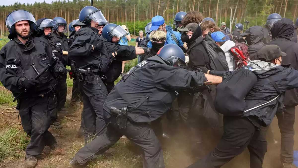 Protesters Try to Storm Tesla Factory