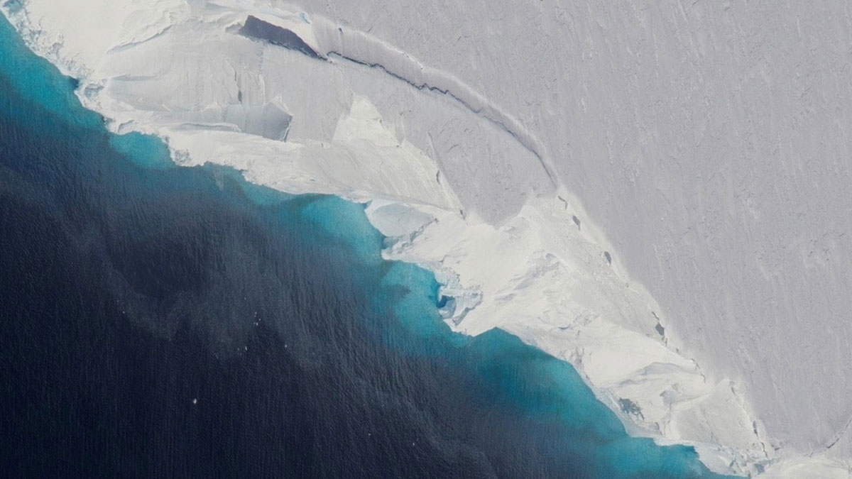 Antarctic glacier cavity signals rapid decay