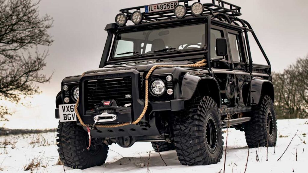 Collecting Cars Auctions 45+ Rare Land Rovers & Bond Editions - 193 ...