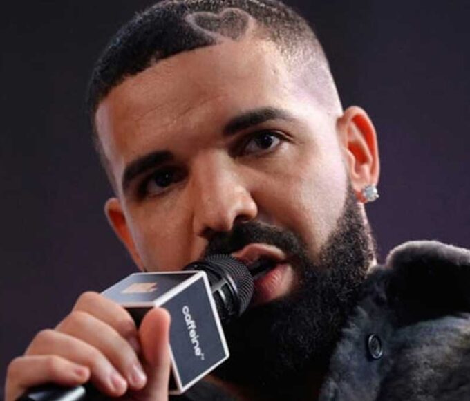 Drake celebrates Billboard 200 milestone
