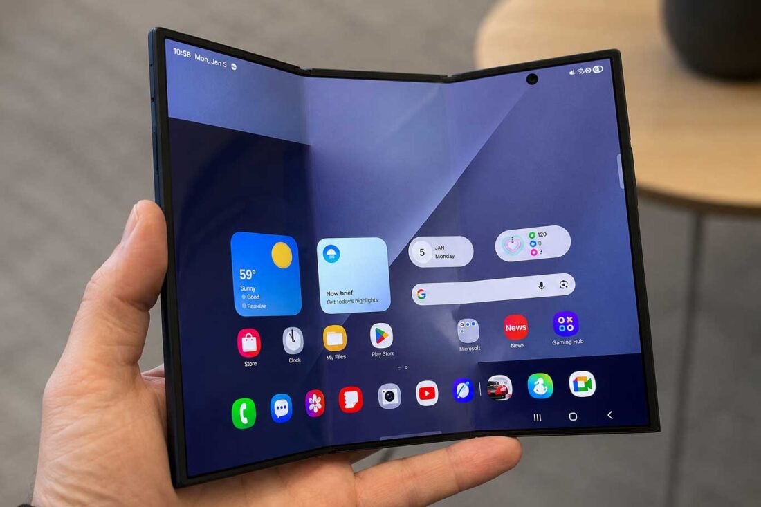 Samsung Galaxy Z Fold 8 foldable smartphone concept