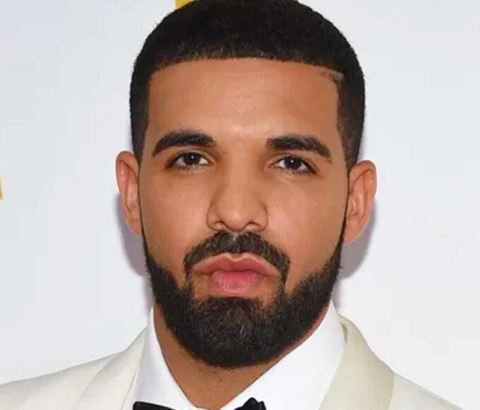 Drake celebrates Billboard 200 chart success